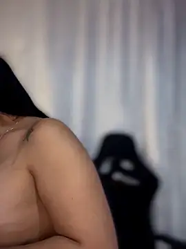 Natural_BIGASS_Nina Chat XXX in diretta