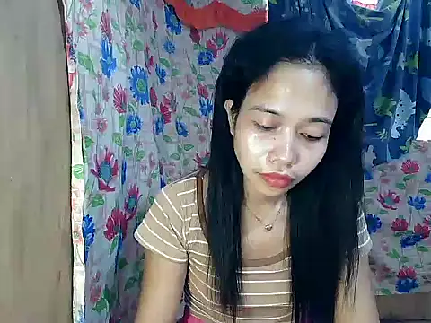 PinaySkinnyGirl Adlı Modelin Canlı XXX Sohbeti