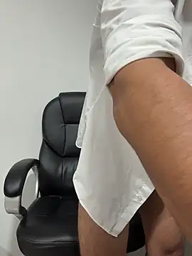 Milosky000: онлайн-секс-чат