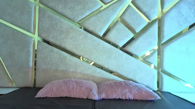 Zafiro_claire élő XXX-chatje