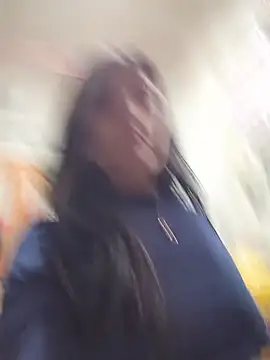 yummy_myla élő XXX-chatje