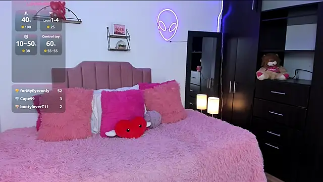 Nina_curves লাইভ XXX চ্যাট