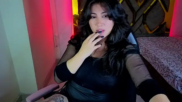 Chat +18 de Luvienne ao vivo