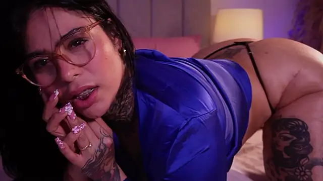 Онлайн чат XXX curvyliciousss