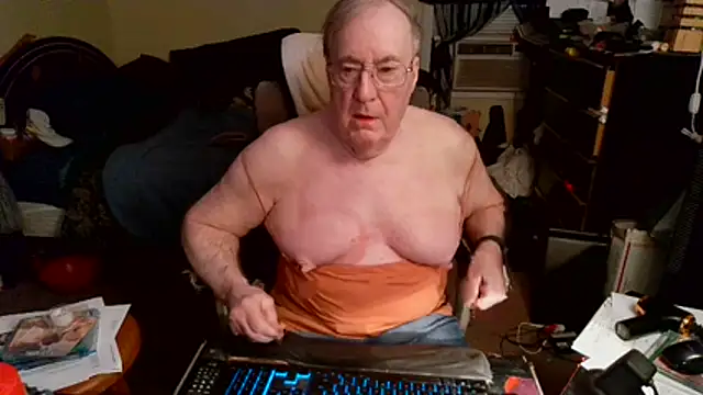 Toastir: вебкам-шоу