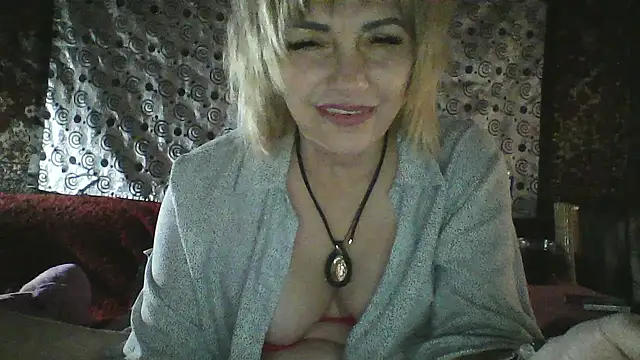 Lia_Ray: онлайн-секс-чат