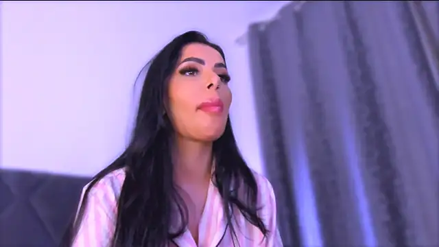 Moonamour Chat XXX live