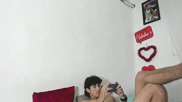 Laura_and_Kevin: διαδικτυακό σόου στην κάμερα