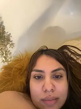 Chat +18 de valeria2019hot ao vivo