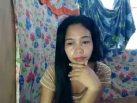 PinaySkinnyGirl's Live XXX Chat