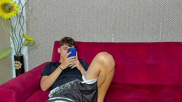 แชท XXX สดของ willy_sexxx18