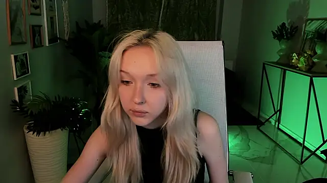 MaoqiBeverly Show in webcam