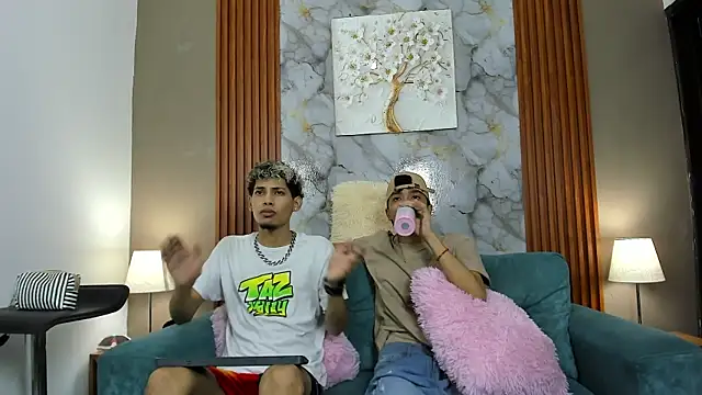 YOUNG_BOYS_HELL Pertunjukan Webcam