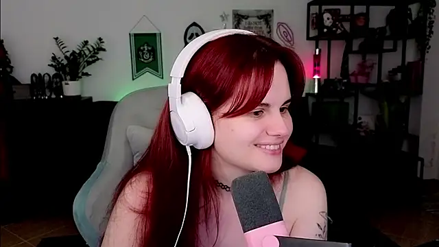 Chat +18 de Della_Ideal ao vivo