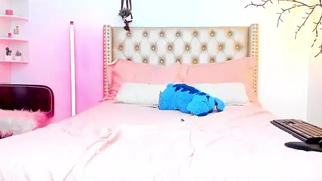 Pokazy przed kamerką  – LenaStylesOA