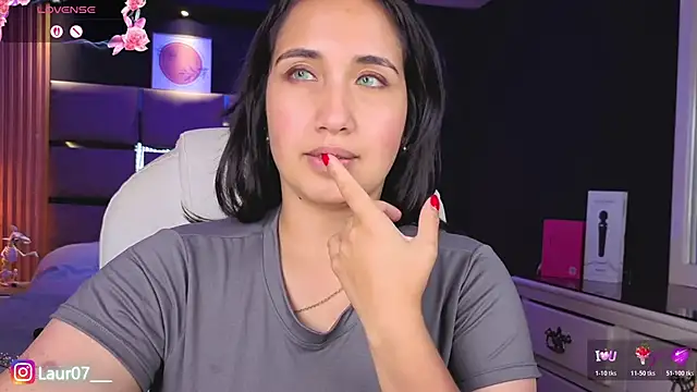 Lauroberts7 Live XXX-Chat