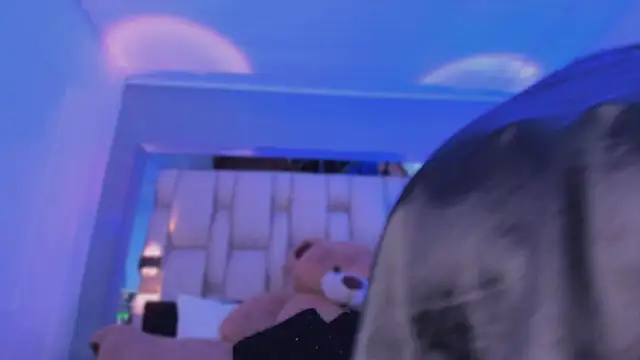 XXX chat uživo modela revenmiller_