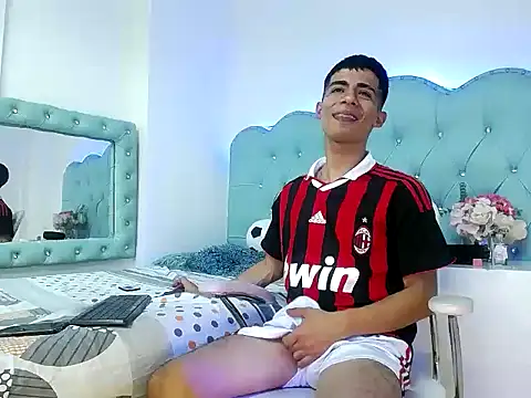 XXX chat uživo modela Apolo_Richards
