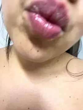 kandalove's Live XXX Chat