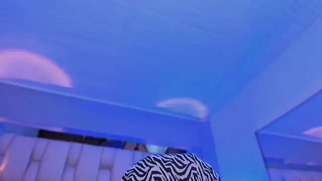 revenmiller_ élő XXX-chatje