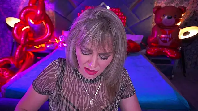 CandyLadyyy – Naživo XXX chat