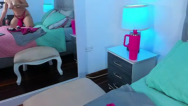 Chat XXX en directo de Samantha__Vega