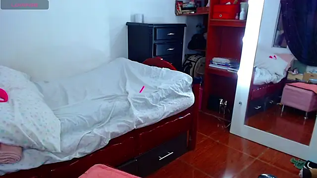 XXX chat uživo modela MariamGray1