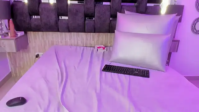 Charlotte_Myers Chat XXX live