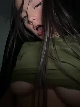 EmmiiGlow 现场XXX聊天