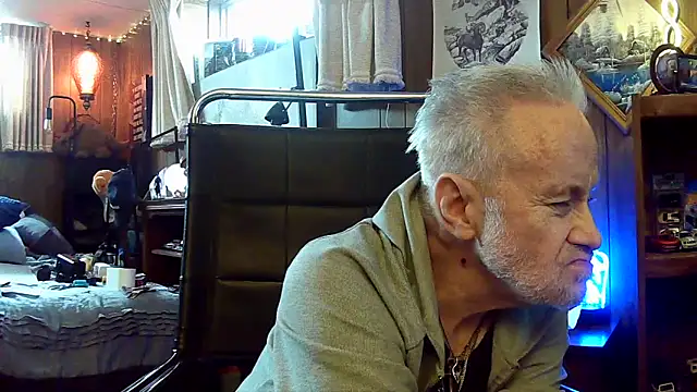 Makowboyn Webbikameraesitys