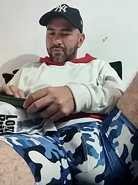 Онлайн чат XXX hairyandbigmann