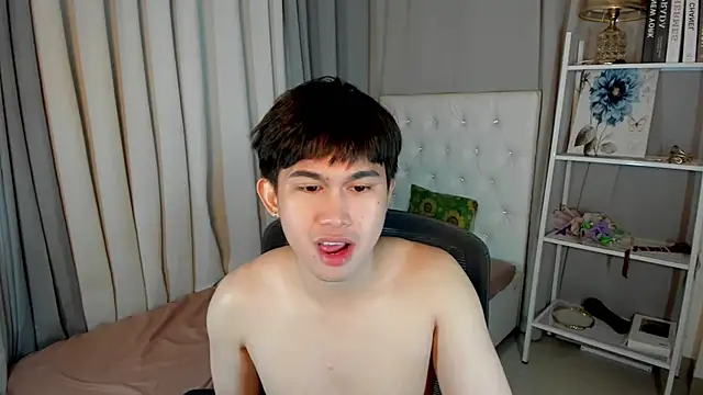 Webkamerová show davincihugecock