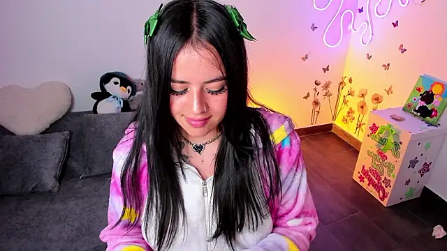 lilielou_ Adlı Modelin Canlı XXX Sohbeti