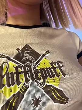 XXX chat uživo modela SweetBunnyGF