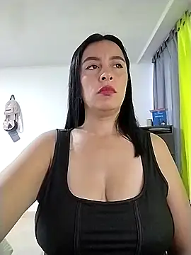 hailey85 Adlı Modelin Canlı XXX Sohbeti