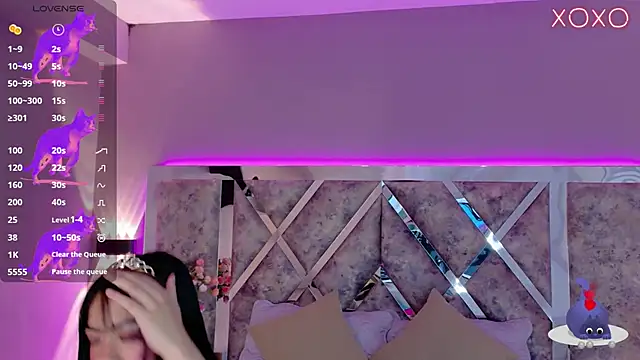 Chatroom XXX en direct de JaneeDaviss