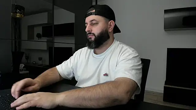 DravenPeak Chat XXX live