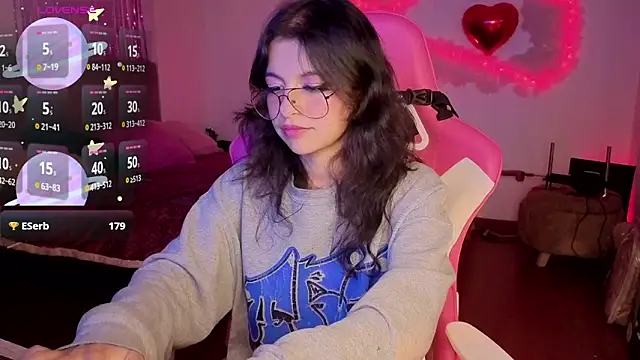 larah_uwu: онлайн-секс-чат