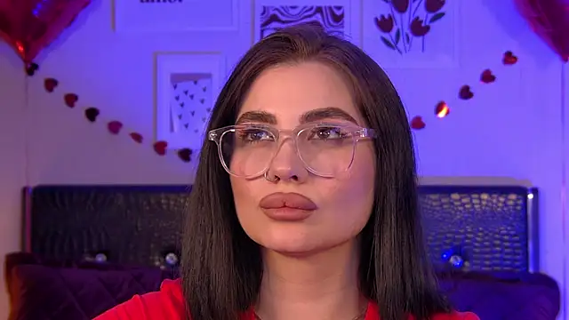 แชท XXX สดของ AdrianaTorres