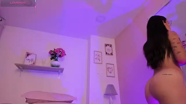 Sembang XXX Secara Langsung LauraRaider