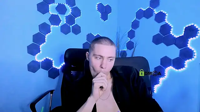 Show modela joseph_bear_ na web-kameri