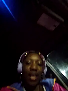 oliviaprettypussy 现场XXX聊天