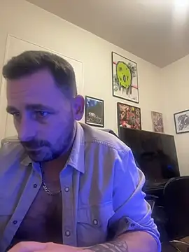 Show modela defbond420 na web-kameri