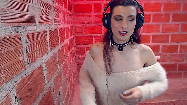 Moira-Hot Webcam show