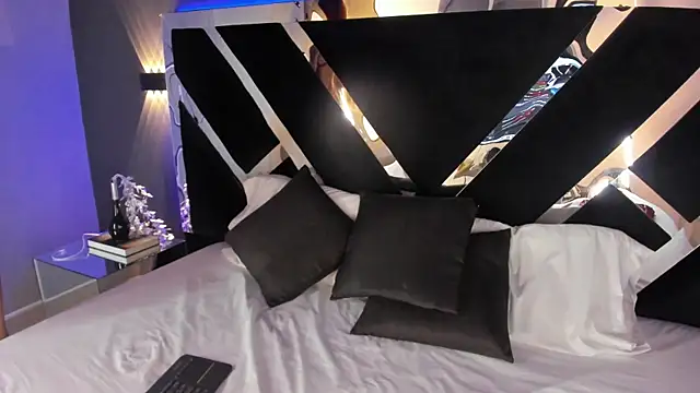 Chatroom XXX en direct de LolaGray__