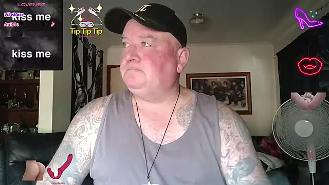 Pokazy przed kamerką – KINKYBLUEYES69