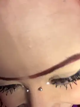 suky_pou Adlı Modelin Canlı XXX Sohbeti