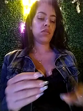 Chatroom XXX en direct de Luianna