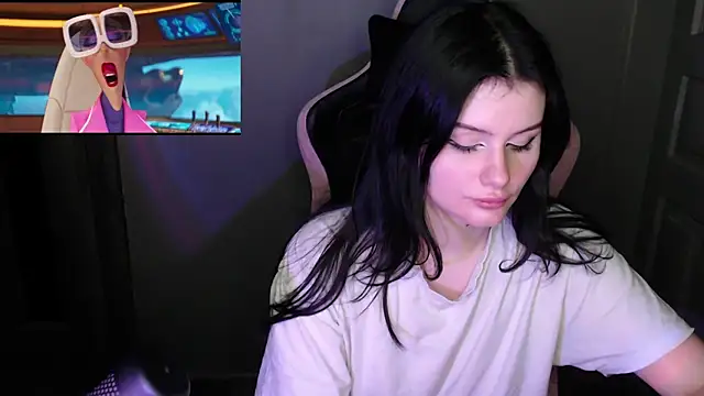 Moon_raven Webcam Show