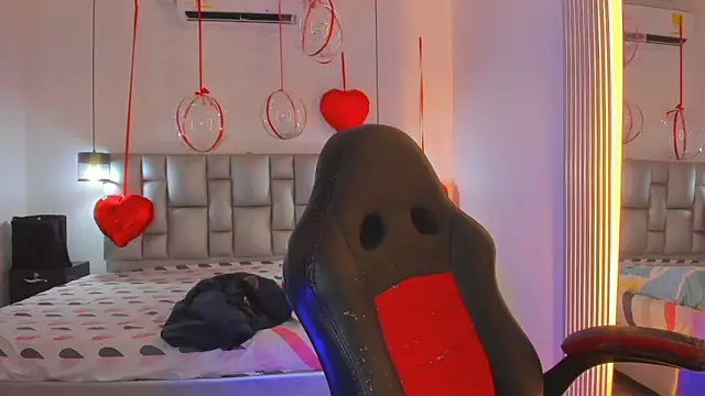 Онлайн чат XXX NoaMalak7